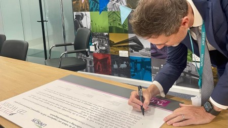 South Gloucestershire and Stroud College signs the Dying to Work Charter